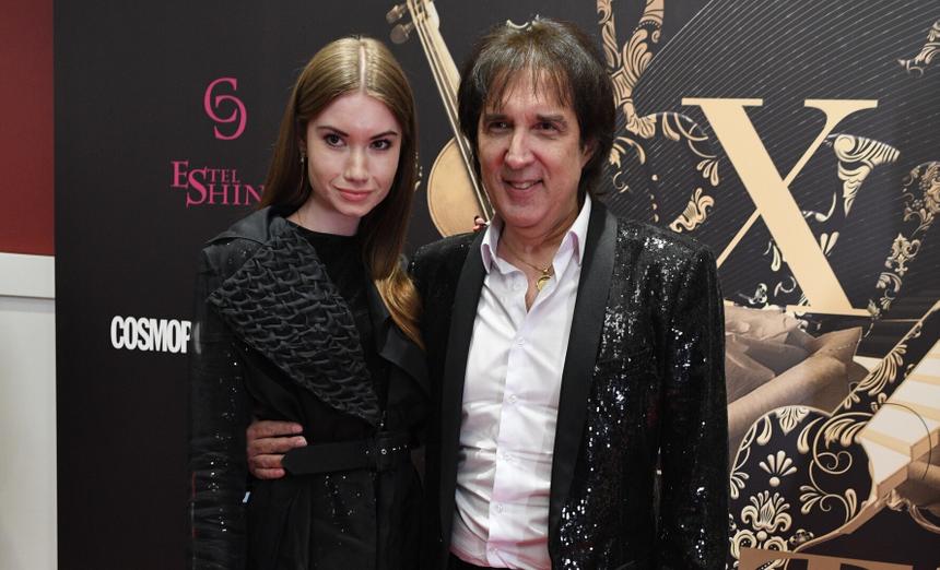 «Дело неблагодарное»: почему Кай Метов не женится на молодой возлюбленной