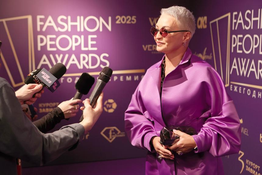 «Смешно и навсегда запомнилось»: Катя Лель рассказала о необычном поступке поклонника