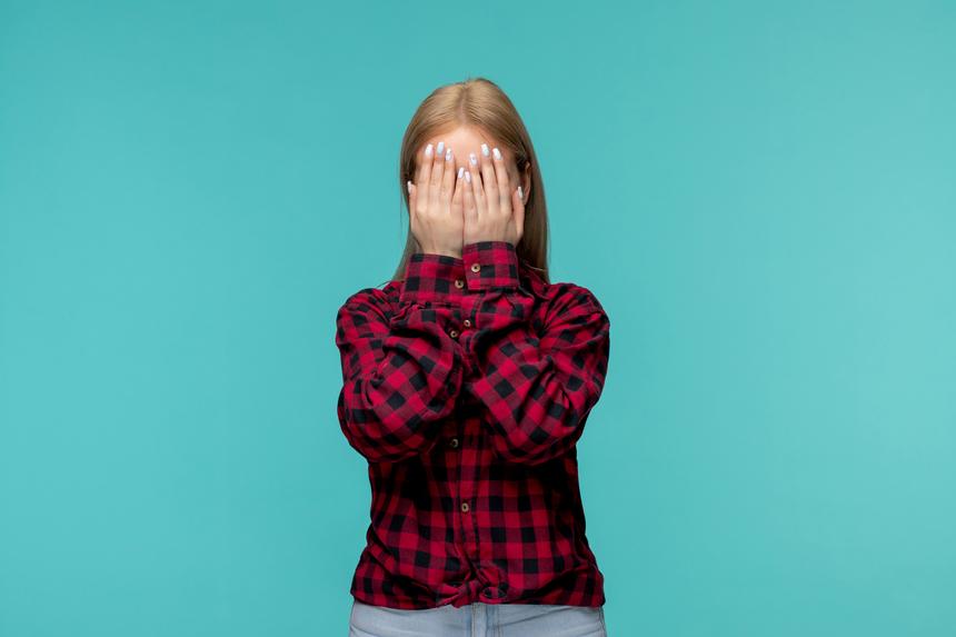 С 1 по 12 января изнасиловал ее десять раз: отец из Ленобласти пять лет спал с дочерью