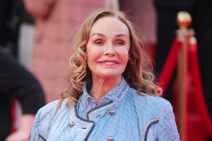 «Хирург просто растянул лицо до ушей»: как Наталья Андрейченко испортила свою внешность