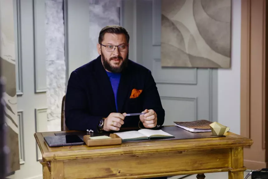 «За каждым образом стоит история любви»: Марк Бартон рассказал, какие пары в шоу-бизнесе вызывают у него симпатию