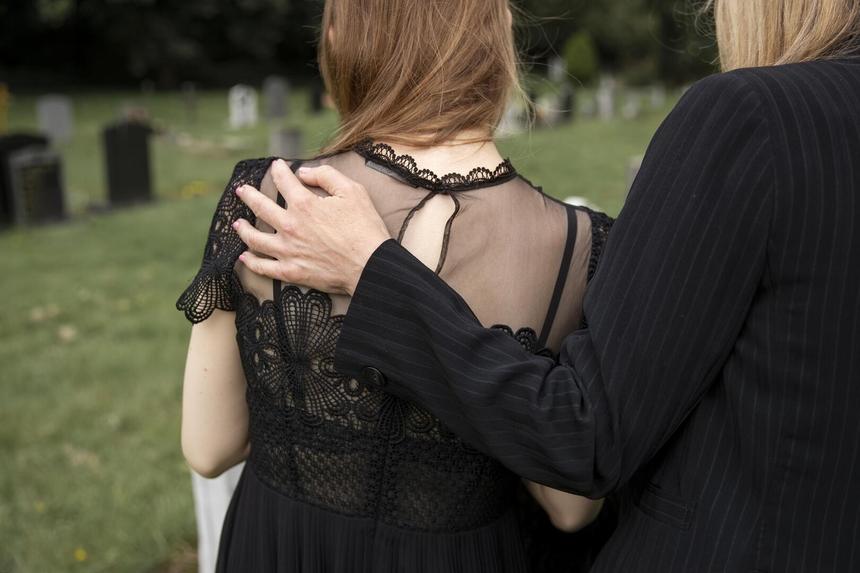 «Наша семья распалась по частям»: дочь актрисы Земляникиной посвятила матери душераздирающие слова