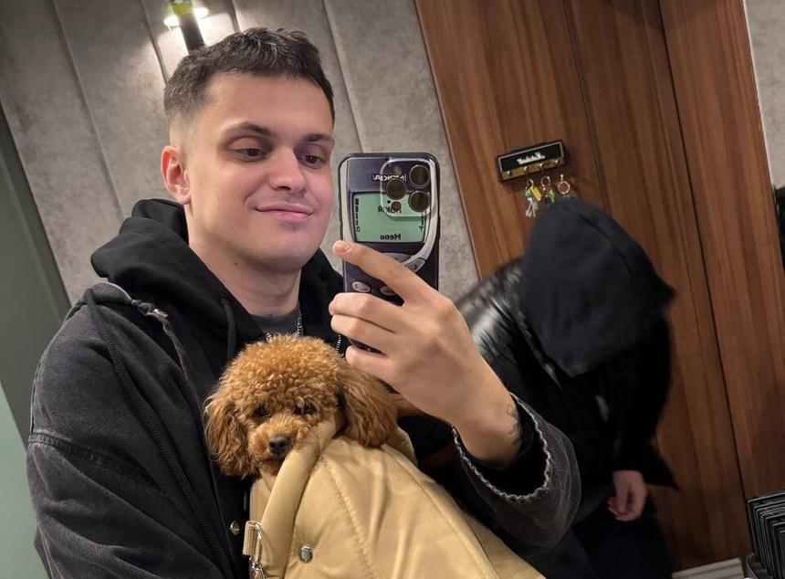 Недавно приобрел Ferrari SF90 за 55 млн рублей: блогер Слава Бустер задолжал ФНС крупную сумму