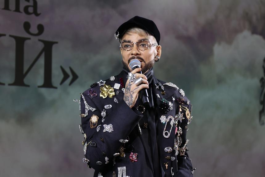 «Ничего себе»: Филипп Киркоров не смог купить статуэтку пантеры и варана в стразах почти за 3 млн рублей