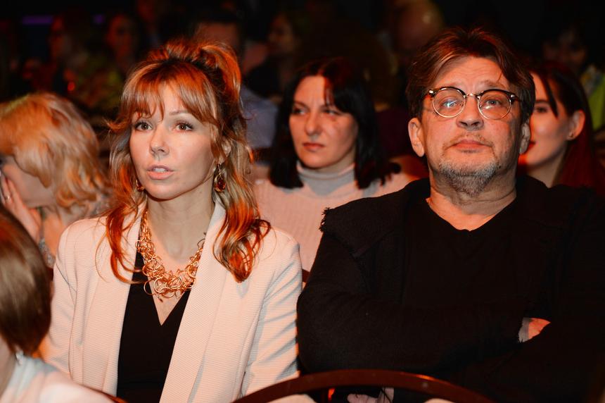 «Прячет свое сокровище»: Домогаров не пригласил на тайную свадьбу близкого друга