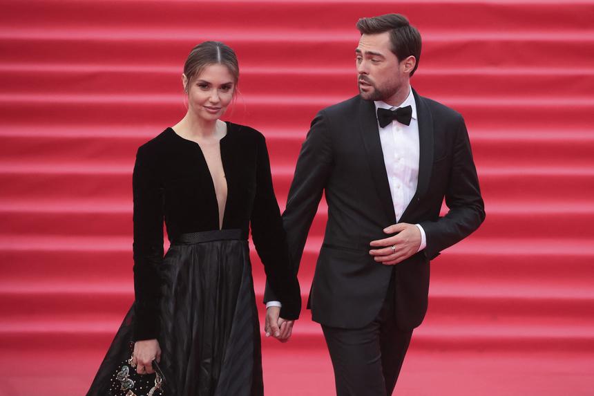 Адвокат Прилучного сообщила, что Муцениеце не отпустила дочь в отпуск с отцом