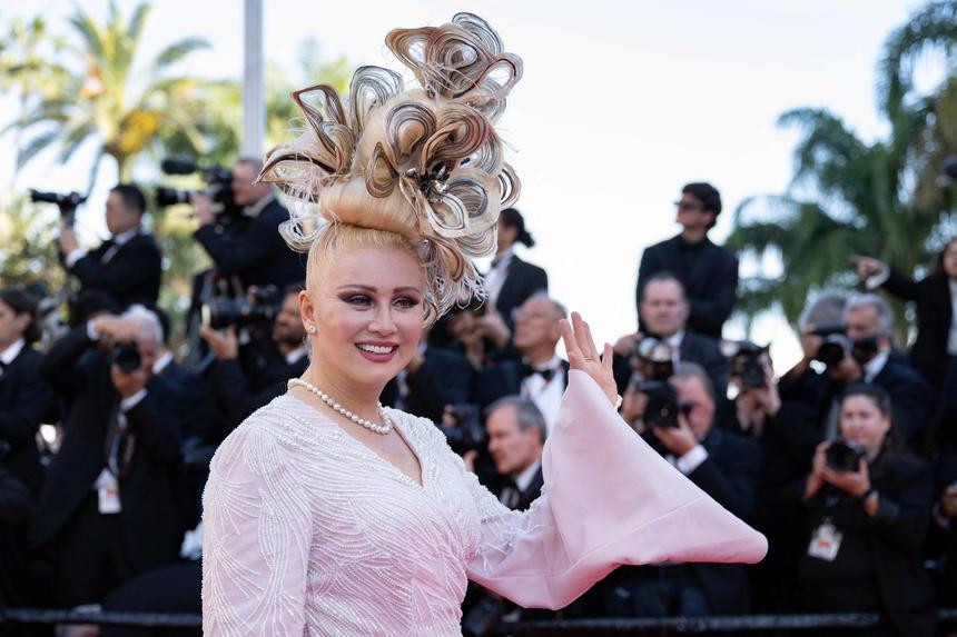 «У вас все красивое, кроме прически»: Лена Ленина и Лена Перминова поругались в Каннах