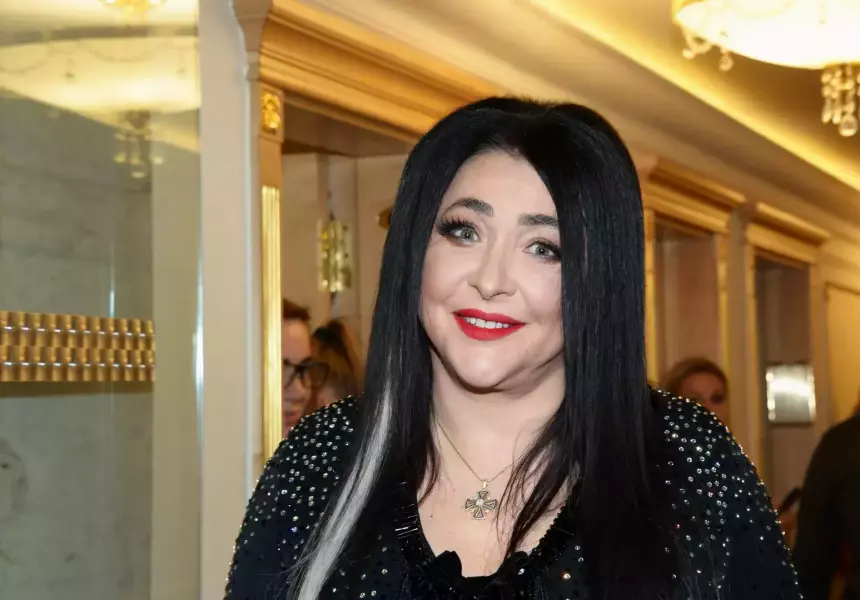 «Облаченное в перья и стразы — всегда имеет успех»: Лолита намекнула на Киркорова в неоднозначном высказывании