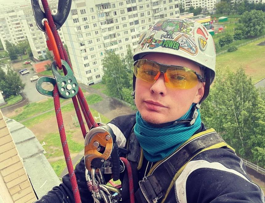 «Для старта потребуется минимум 100 тысяч»: промышленный альпинист Руслан Хапистов раскрыл тонкости профессии