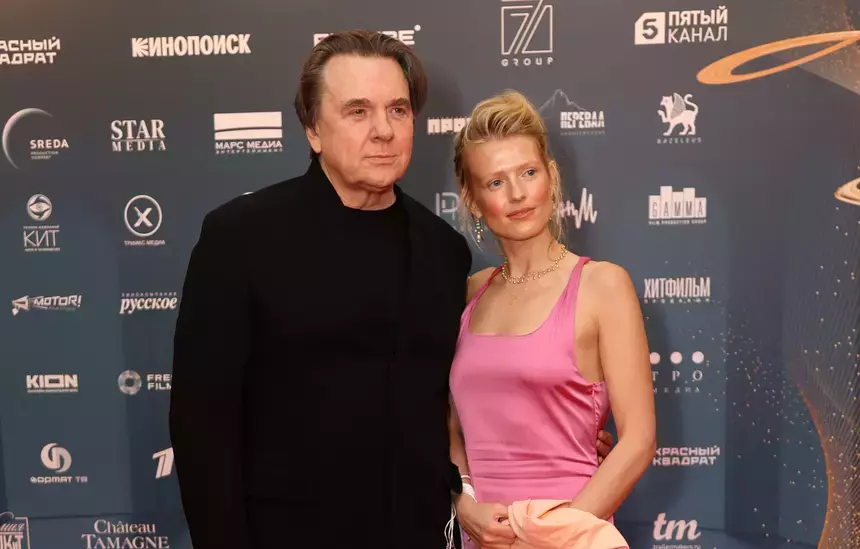 Жена Константина Эрнста рассказала о процедурах, которые делает у косметолога