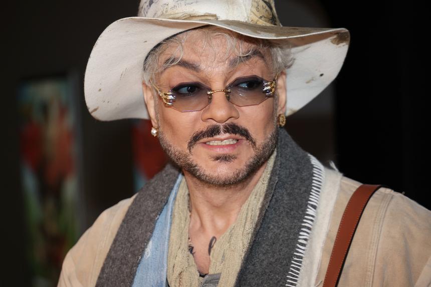 «Мне бы этих поднять на ноги»: Филипп Киркоров заявил о неготовности снова стать отцом