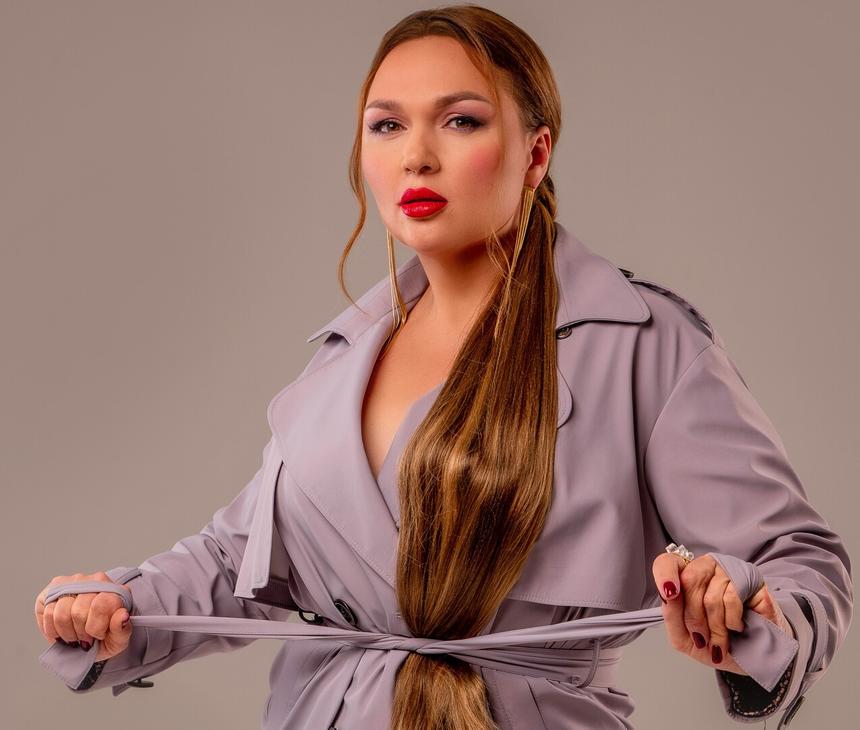 «Мне ставили бесплодие»: Надежда Ангарская о материнстве, похудении и пластике