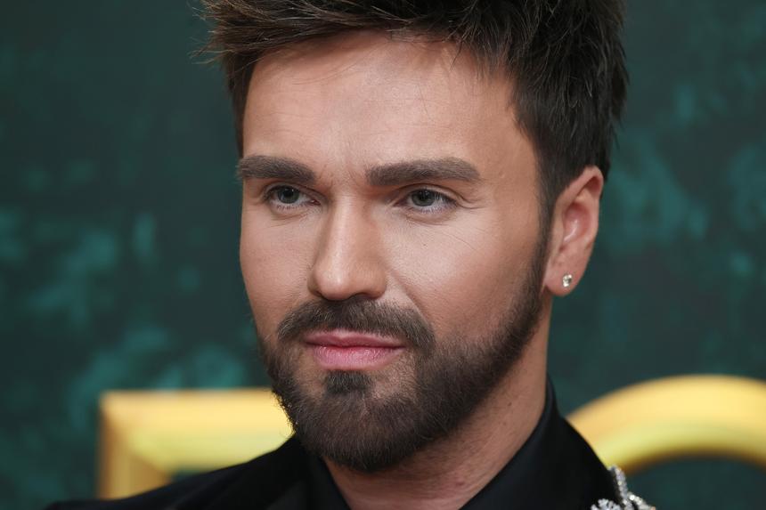 Липосакция овала лица и пересадка волос: как изменилась внешность Александра Панайотова