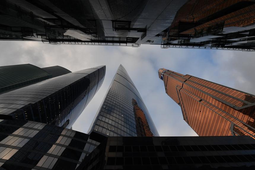 28-летнего мужчину доставили в больницу после падения осколков в «Москва-Сити»