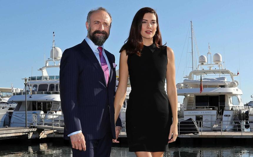 Актер со своей женой