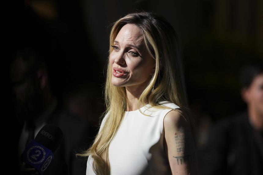 «Анджелина боится»: почему Джоли экстренно просит Питта о перемирии