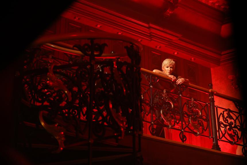 «Постоянно меняюсь»: Арбенина раскрыла идею нового клипа и детали работы с режиссером Сахарной