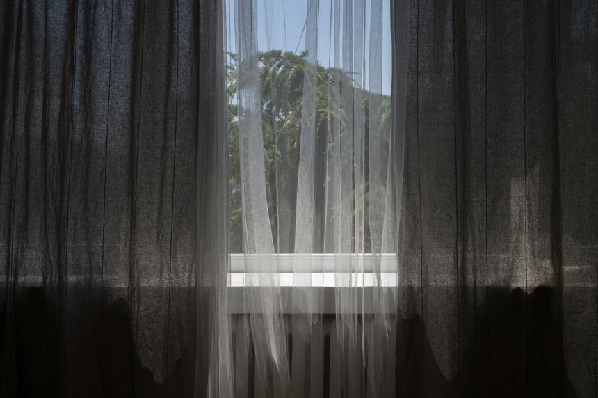 «Спасла не штора»: выяснились подробности атаки дрона на жилой дом в Москве