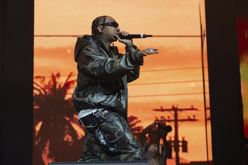 Вовремя вмешался охранник: у рэпера Tyga чуть не украли кольцо с бриллиантами за 3 млн рублей в Москве