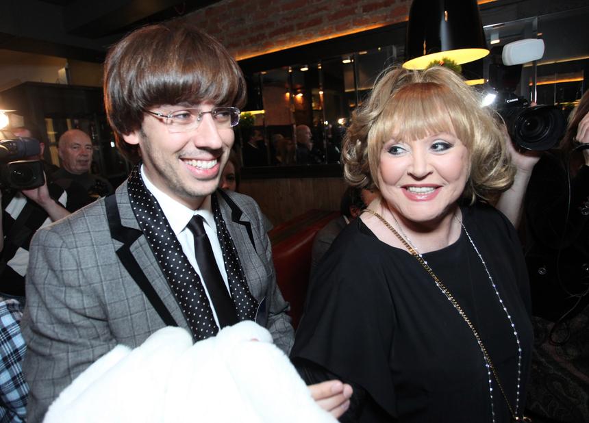 Пугачевой и Галкину* достались места на задворках ресторана на концерте Вайкуле