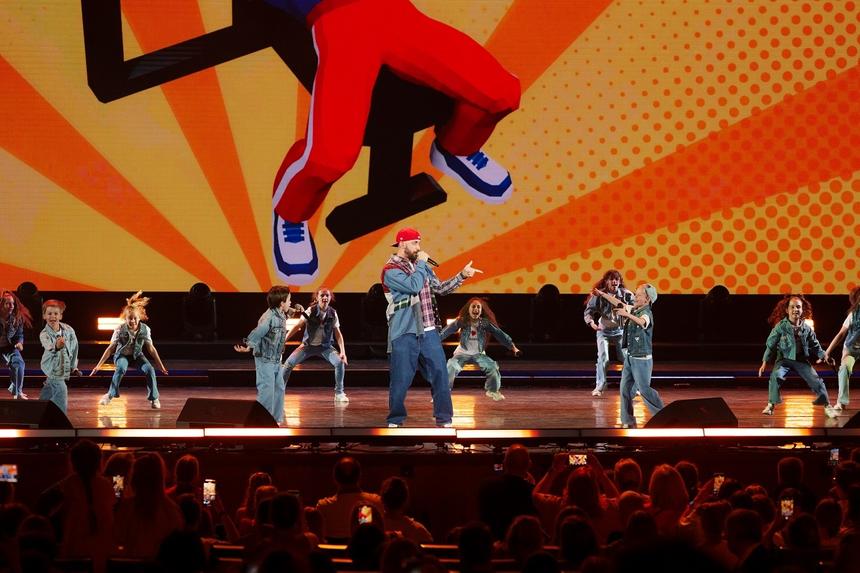 Рэпер ST пришел на концерт с дочками и рассказал о своих песнях для детей