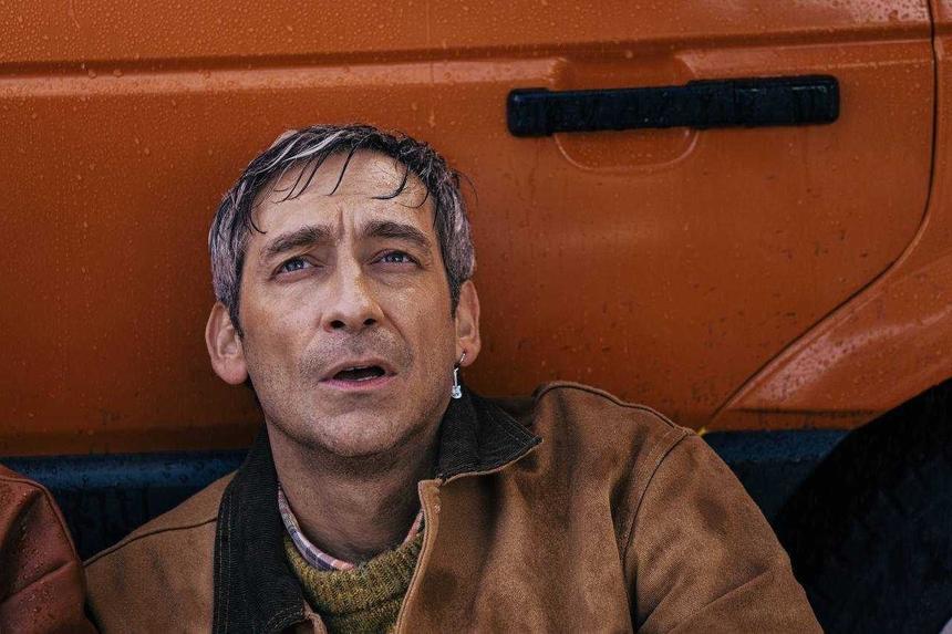 «В кино я чувствую себя более уверенно и свободно»: Артем Ткаченко о театре, знаковой роли, жене и сыновьях