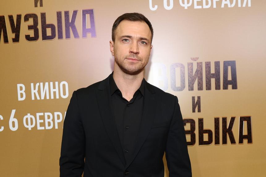 «Очень хотел диалога с мамой на могиле»: звезда «Мосгаза» Евгений Шириков потерял почти всю семью