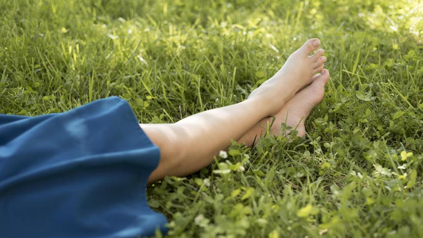 «Заставил прикасаться к нему»: старшая дочь многоженца Сухова рассказала о домогательствах отца в 14 лет