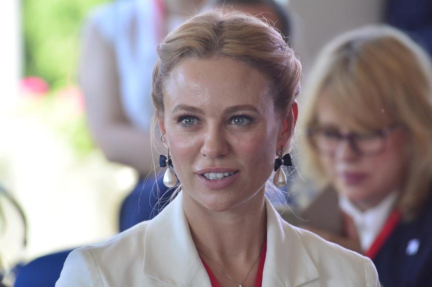 Прикованная к коляске «Мисс мира» Ксения Безуглова вышла замуж за актера Перадзе