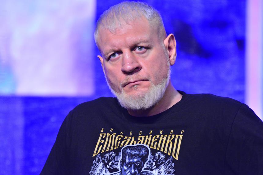 Бойцу Александру Емельяненко может потребоваться новая операция на позвоночнике
