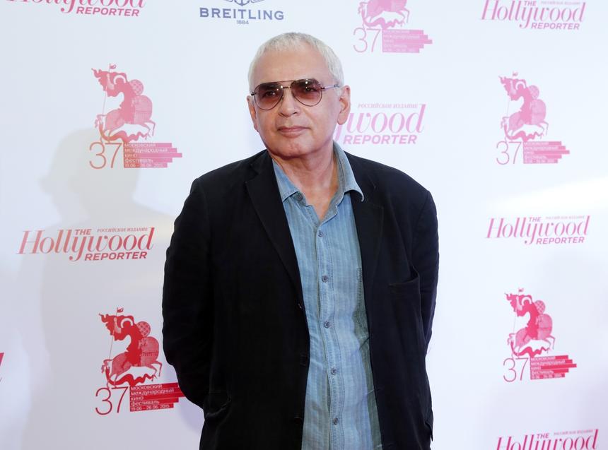 Режиссер Шахназаров удивлен повышенному вниманию к вышедшему по УДО Ефремову