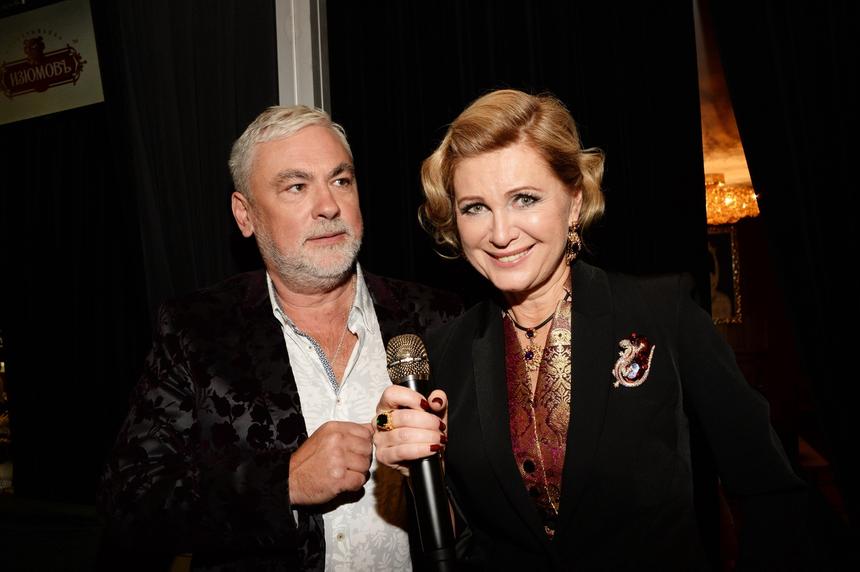 «„Гнать тряпками“ лицемеров»: Вика Цыганова призвала запретить въезд в Россию двуличным артистам