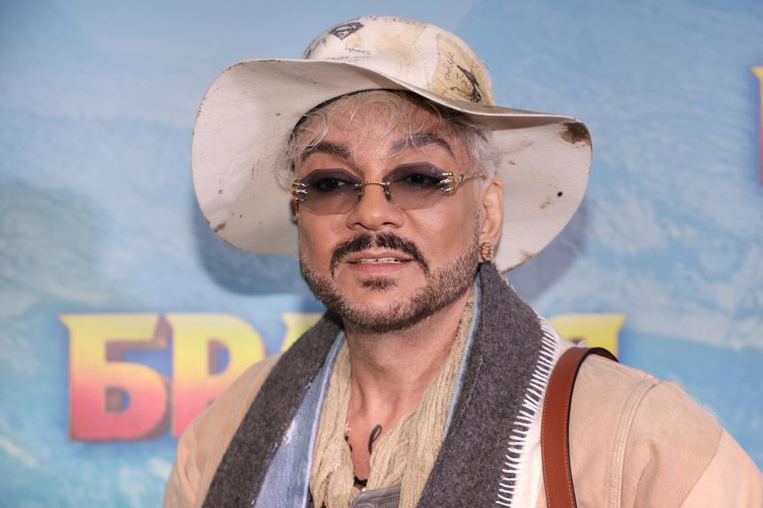 «Вперед за приключениями!»: пострадавший на концерте Филипп Киркоров улетел из России