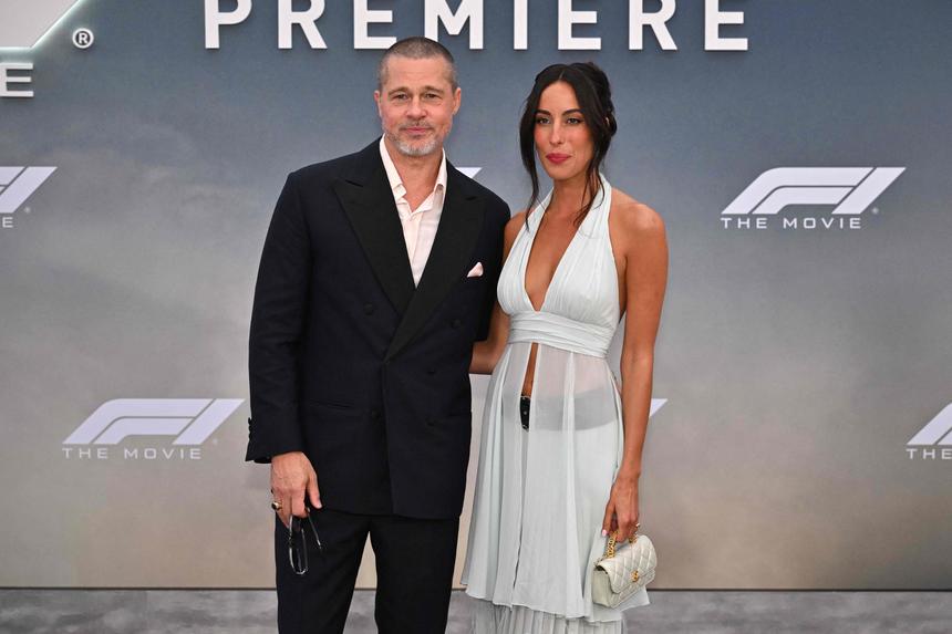 Брэд Питт показался на премьере своего нового фильма с заметно поредевшими волосами