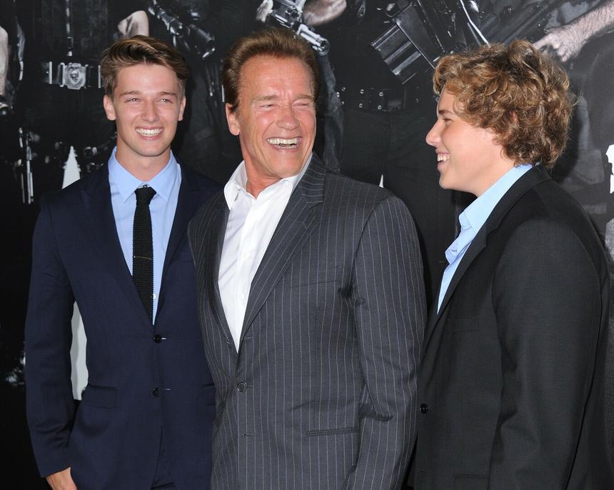 «Это, конечно, фантастика»: Арнольд Шварценеггер поделился мнением о своем похудевшем сыне