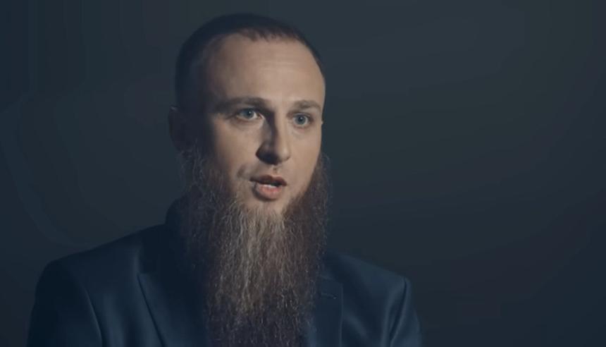 Дочь многоженца Сухова обратится к Патриарху после обвинений в домогательствах