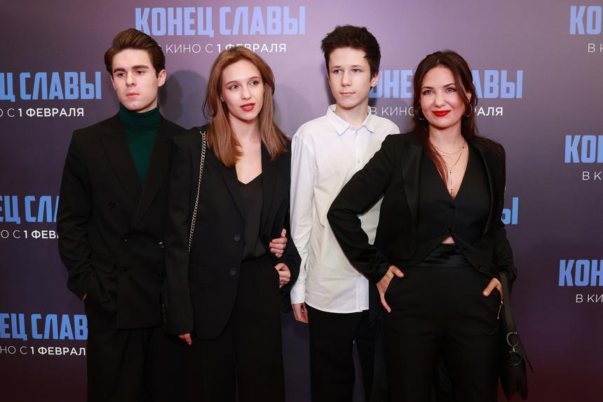 18-летний сын Екатерины Климовой и Игоря Петренко впервые показал возлюбленную