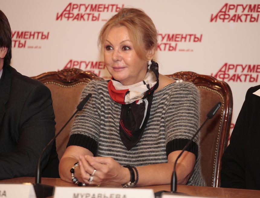 Наталья Селезнева призналась, что учит «Евгения Онегина» из-за ухудшения памяти