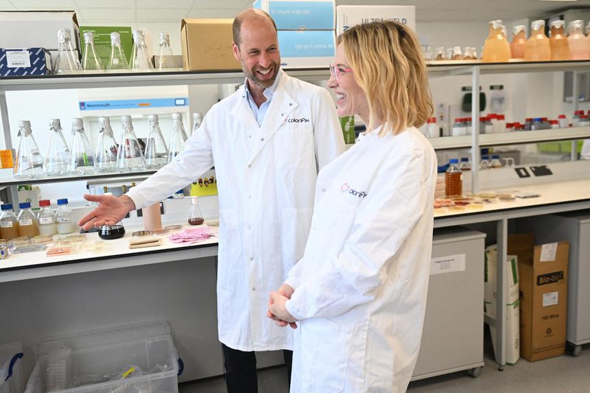 Мужа Кейт Миддлтон заметили на мероприятии в компании другой женщины