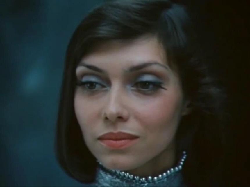 Едва не потеряла ребенка из-за мужа и ушла в религию: как живет звезда «Гостьи из будущего» Елена Метелкина