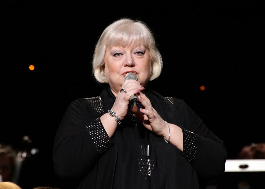 «Срифмовалось с бездомностью»: Крючкова призналась, что у нее не было собственного жилья до 55 лет