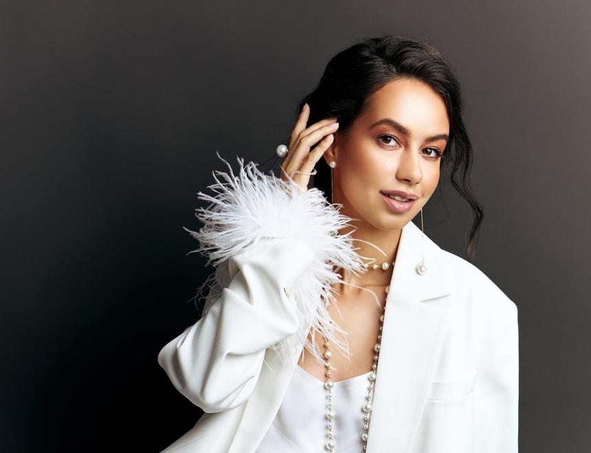 «От 300 тысяч до миллиона»: тренер по голосу и речи Полина Маришова рассказала о работе со звездами и их запросах