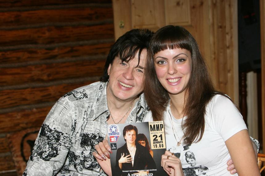 «Трагедия случилась из-за этого»: вдову Александра Барыкина обвинили в смерти певца