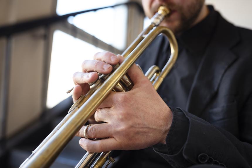 После 3 лет борьбы с раком в Подмосковье умер трубач «АукцЫона» Юрий Парфенов