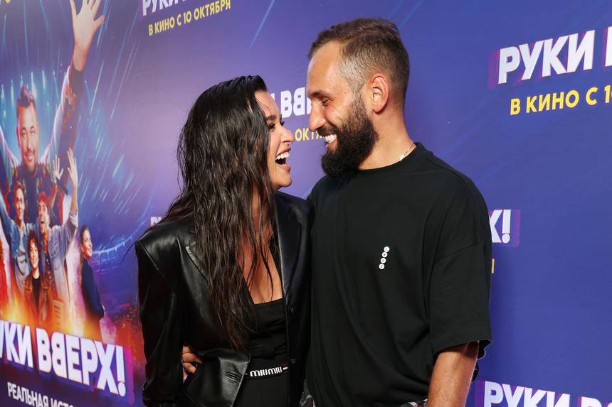 Кружевное платье невесты и концерт Преснякова: появились первые кадры с масштабной свадьбы Ксении Бородиной