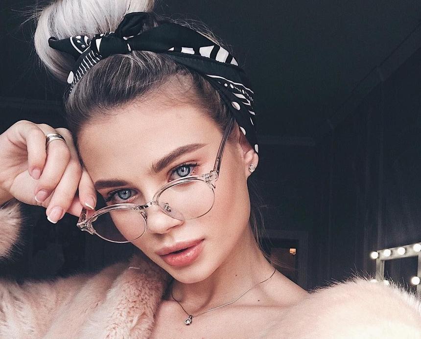 Периодически бывает в России: невестка Орбакайте прилетела к сестре на выпускной в Москву