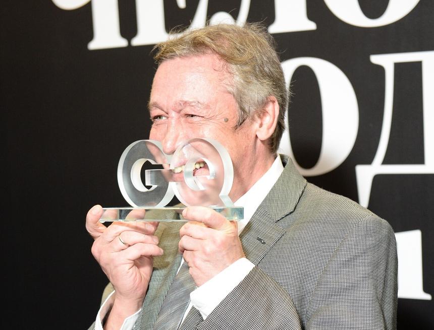 Побывал на могиле матери, восстанавливает здоровье: Михаил Ефремов не принимает предложения о съемках в кино