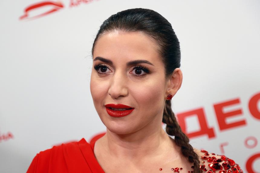 «Постоянная работа»: певица Жасмин раскрыла секрет счастливого брака со вторым мужем бизнесменом