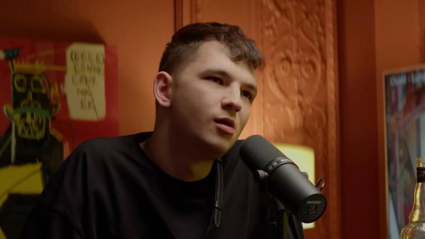 Участник «голой» вечеринки Ивлеевой заявил, что избежал армии благодаря Богу