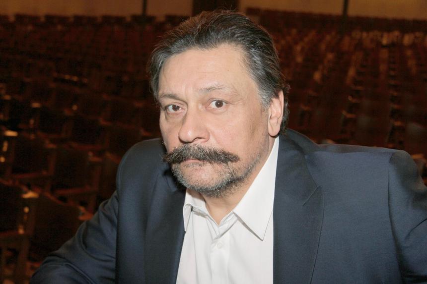 «Предал русских кур ради французских?»: у актера Дмитрия Назарова новое онлайн-хобби